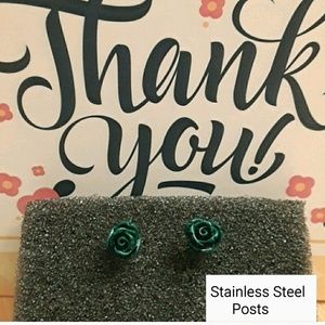 NEW Forest Green Roses